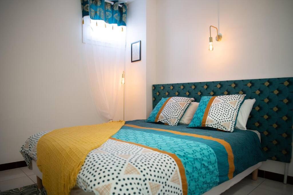 Ylang-Ylang, Maison De Village A 10 Minutes Des Plages Сен-Лоран-де-ла-Саланк Экстерьер фото